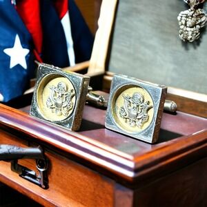 US Army Insignia Vintage Gold Tone Cufflinks Unsigned